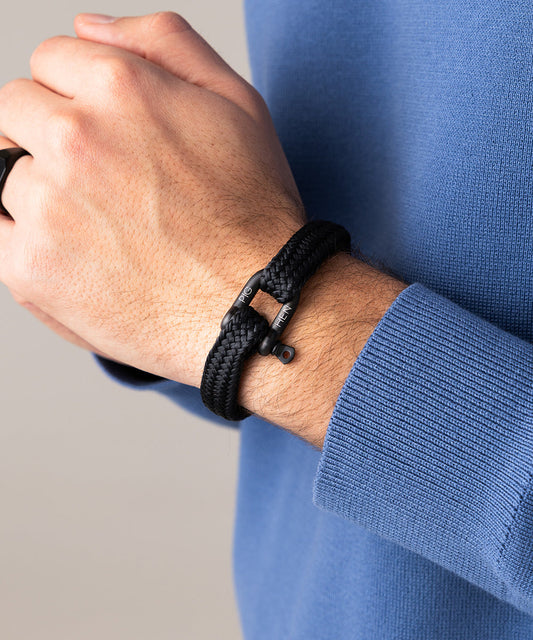 Pig & Hen Gorgeous George Black | Black worn