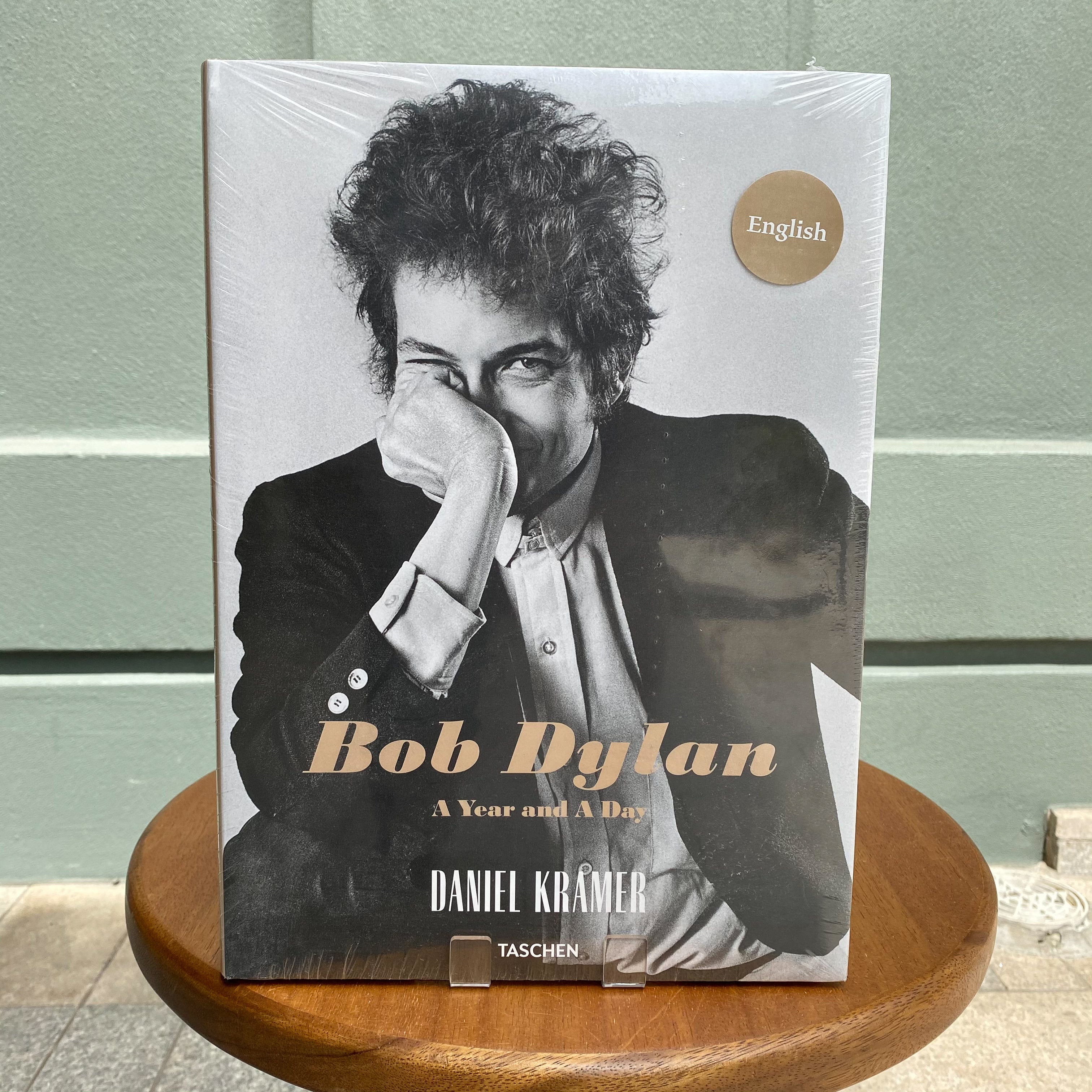 Book - Bob Dylan. A Year And A Day