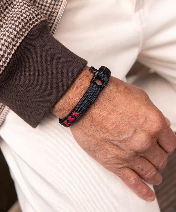 Pig & Hen Sharp Simon XXX