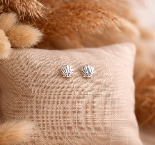 Mahloe Clam Shell Studs Silver