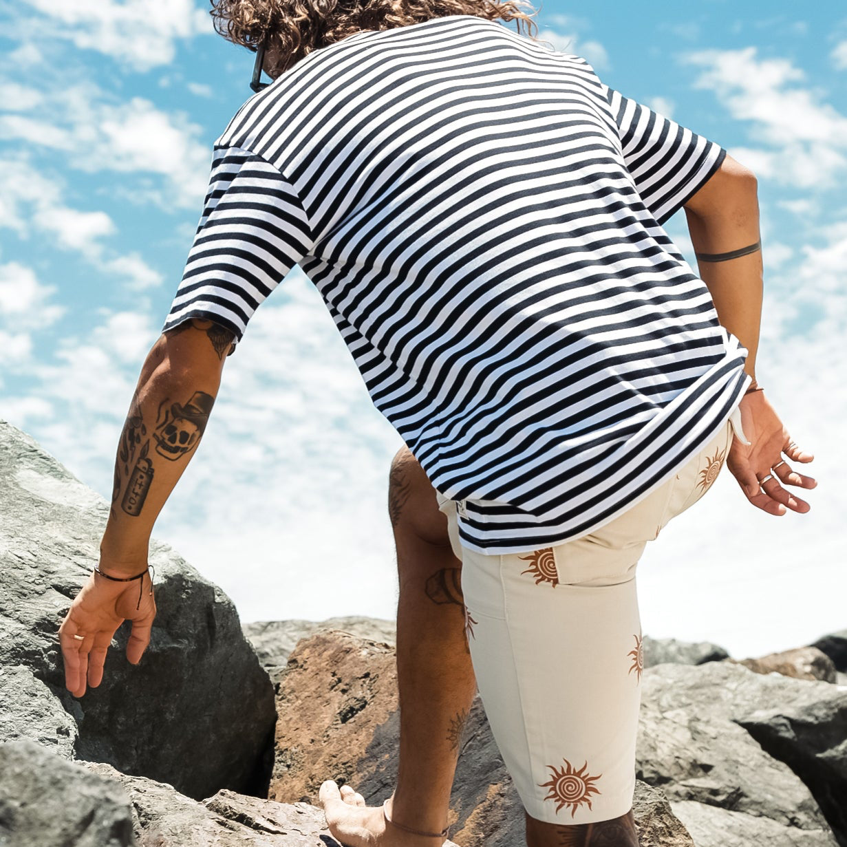 NL Hand Drawn Diamond Stripe Tee – Black/White